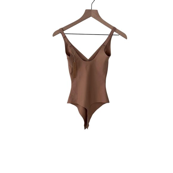 Skims Body Unlined Plunge Thong Bodysuit Sienna Medium  NWT - Picture 4 of 7